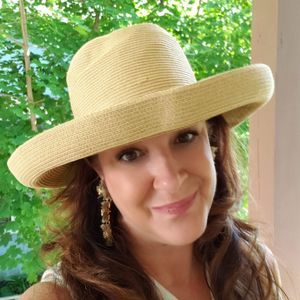 Meet your Posher, Karin